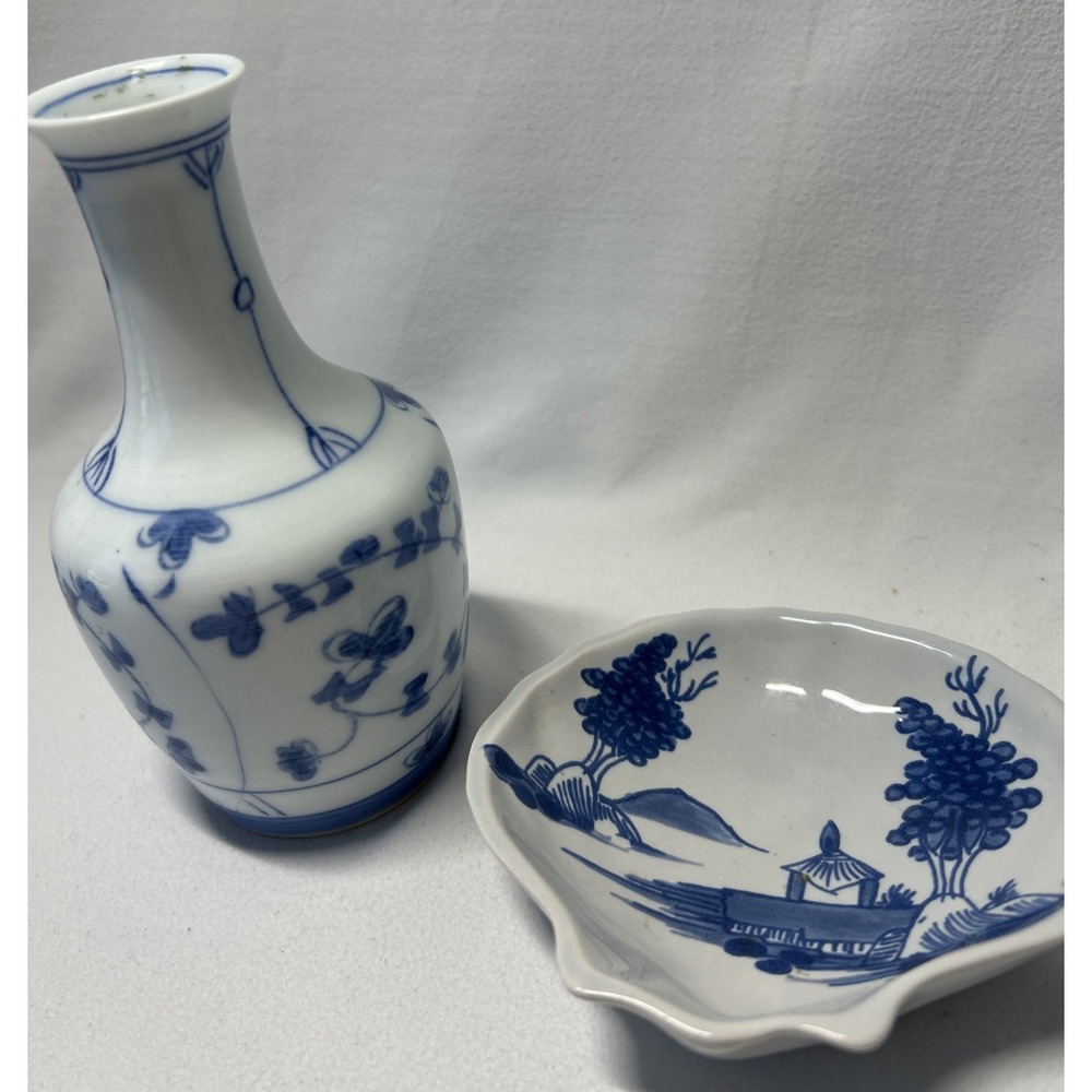 Vintage Blue/White 5"Vase & Blue Deft Trinket Dish P10